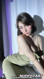 Awholelottazozo American Brown Eyes Brown Hair Bisexual