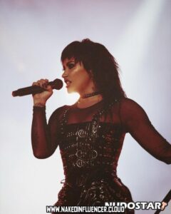Demi Lovato Big Ass Brown Eyes Female Influencer
