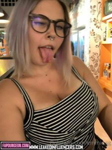 Emmie.sg Tits Thick Babe Female Dutch Thick Bisexual