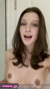 Notashamiller American Cute Girl Small Breasts Black Hair