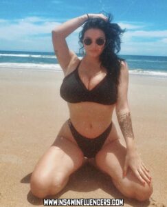 Laura Bessette Titty Curvy Body Big Titty American